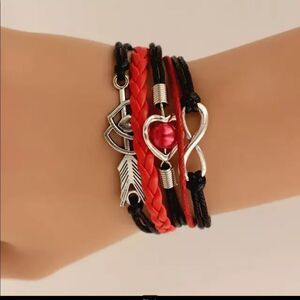 LEATHER  BLACK AND RED BRACELET W/HEART‎